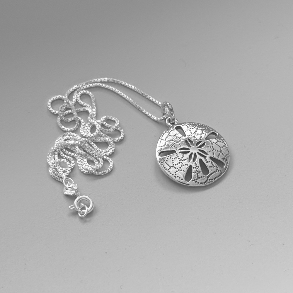 NWT 925 Sterling Silver Sand Dollar Necklace! Hypoallergenic! NEW! - Picture 5 of 6